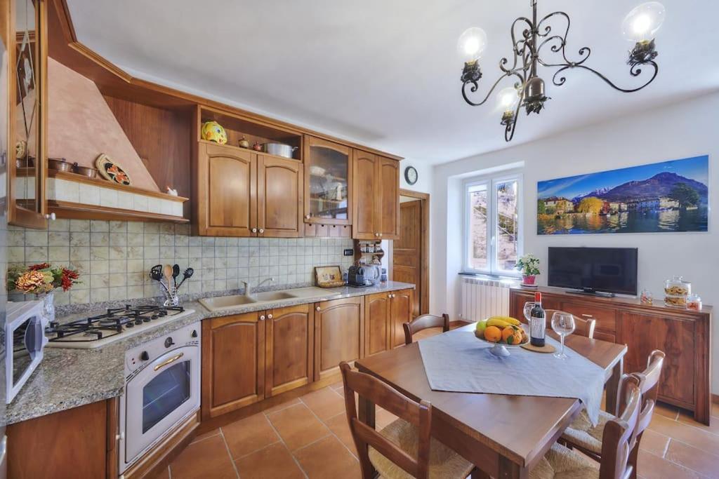 Casa Ducale Como Lake View Манделло-дель-Ларіо Екстер'єр фото