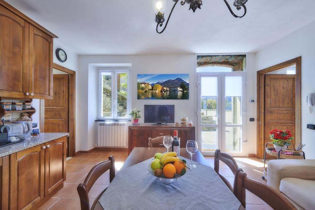 Casa Ducale Como Lake View Манделло-дель-Ларіо Екстер'єр фото